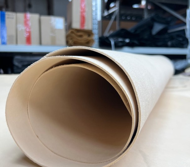 Краст растительного дубления (Телесный), 1.8-2.0 мм и 2.0-2.4 мм, без финиша, средний размер 180-200 дм²