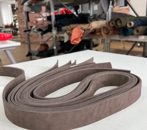 Ременные заготовки (Горький шоколад) , без финишем, 110-120 см